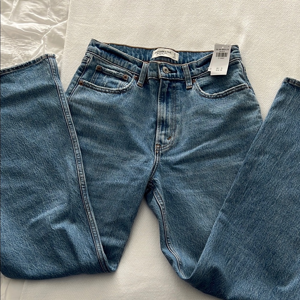 NWT Abercrombie & Fitch the Vintage Flare High Rise Jean